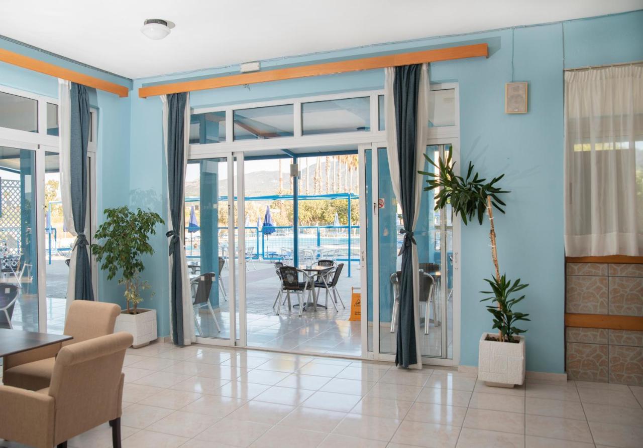 Oasis Aparthotel 3*