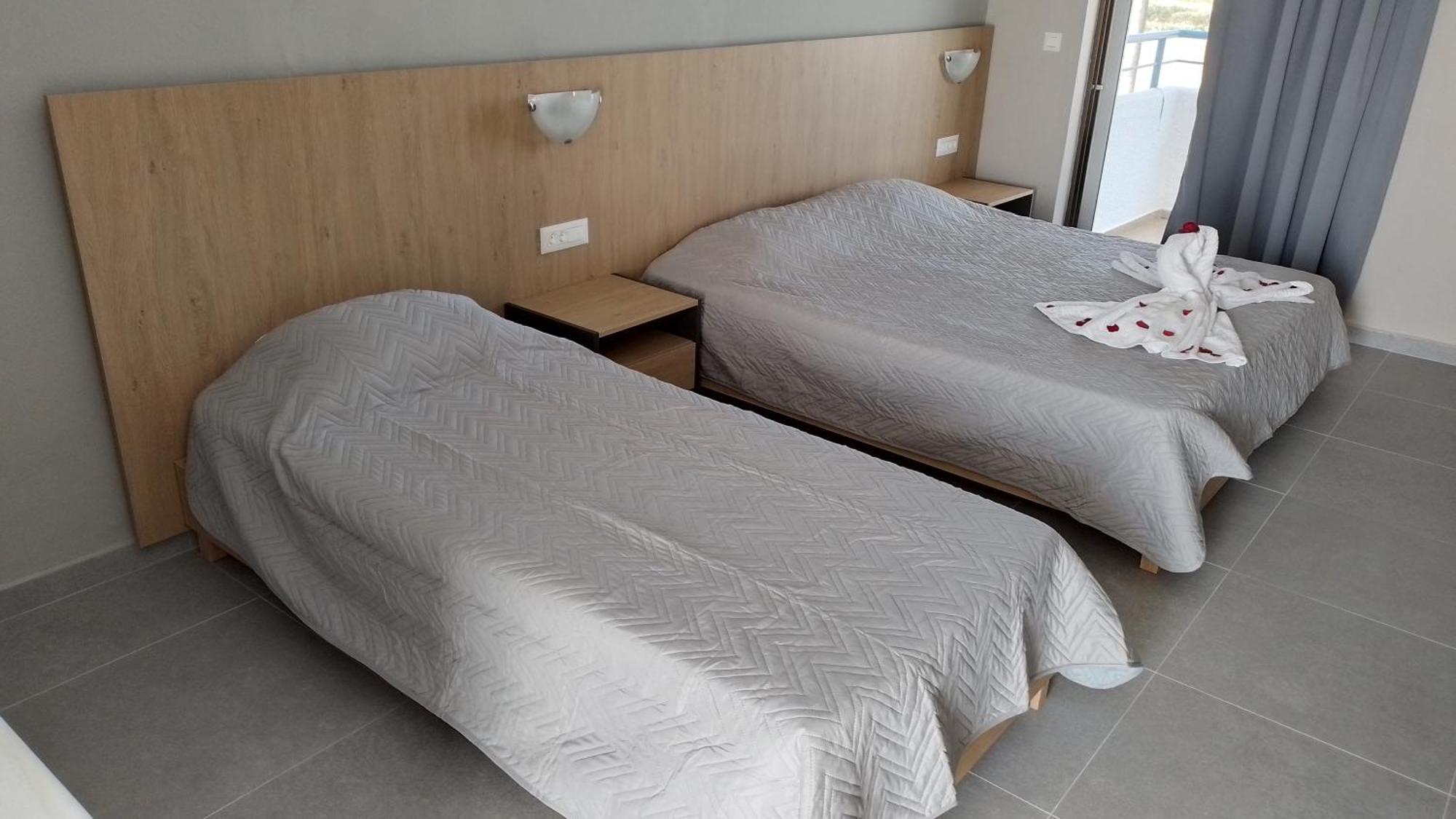 Oasis Aparthotel 3*