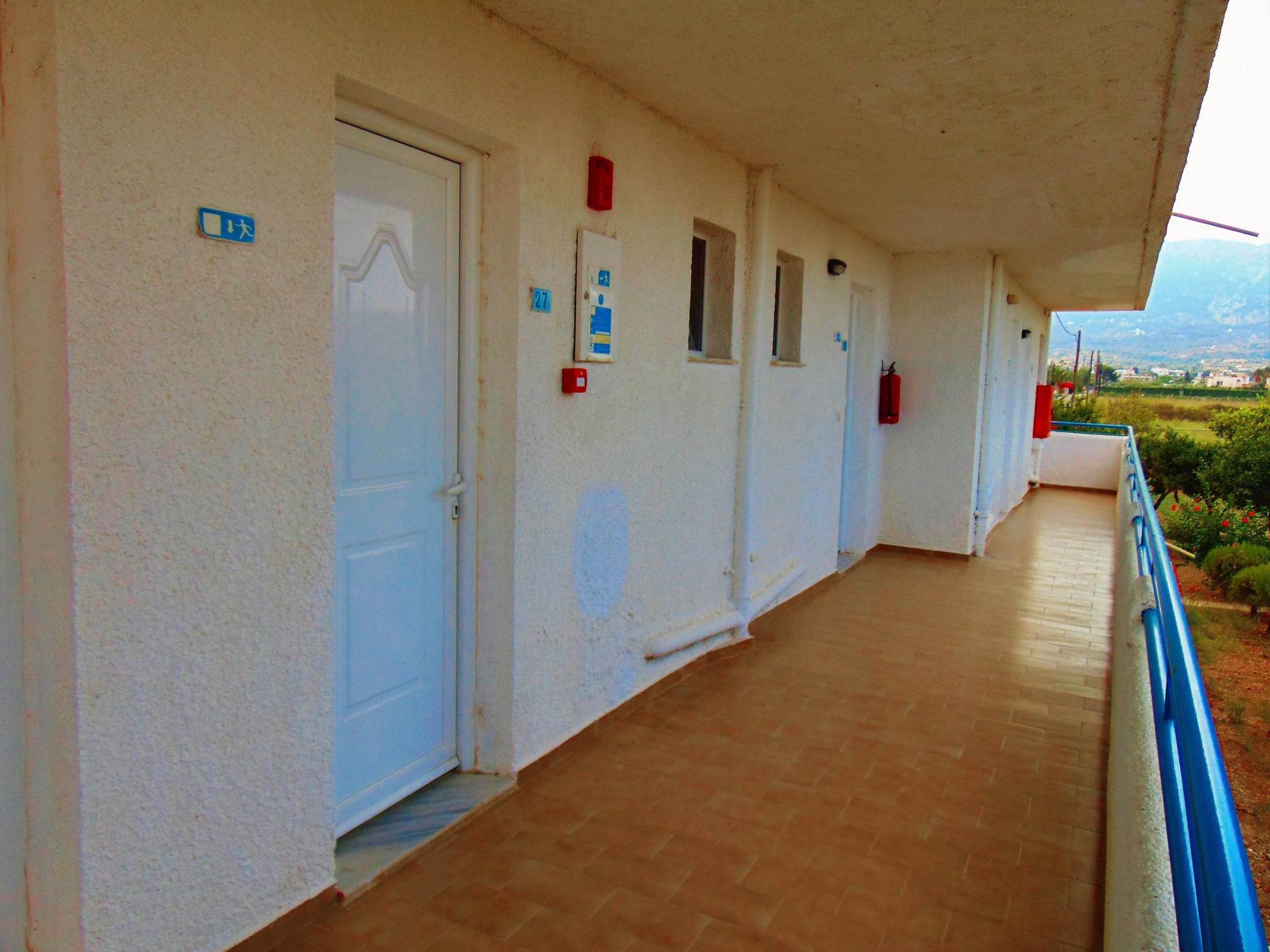 Oasis Aparthotel 3*