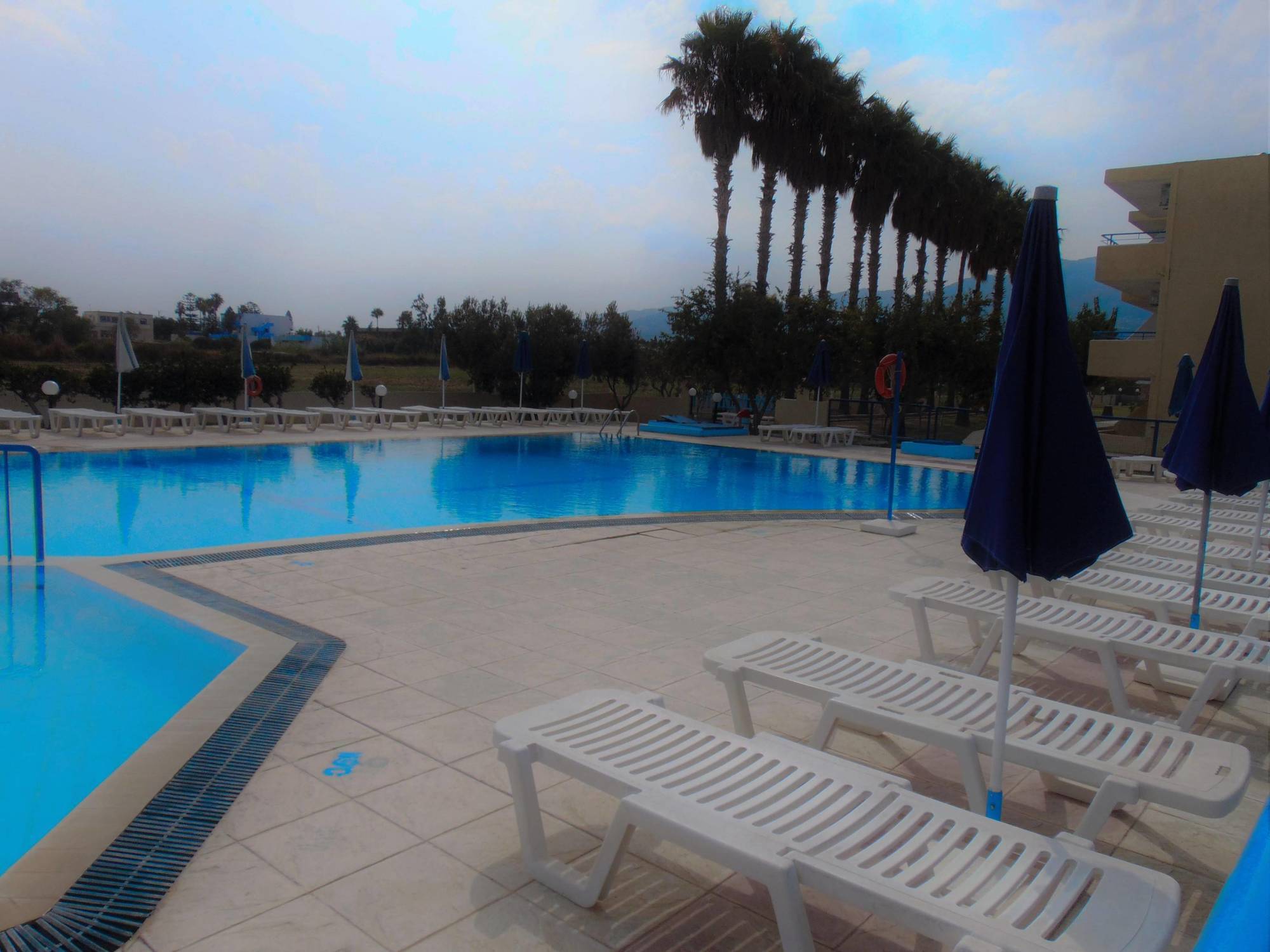 Oasis Aparthotel