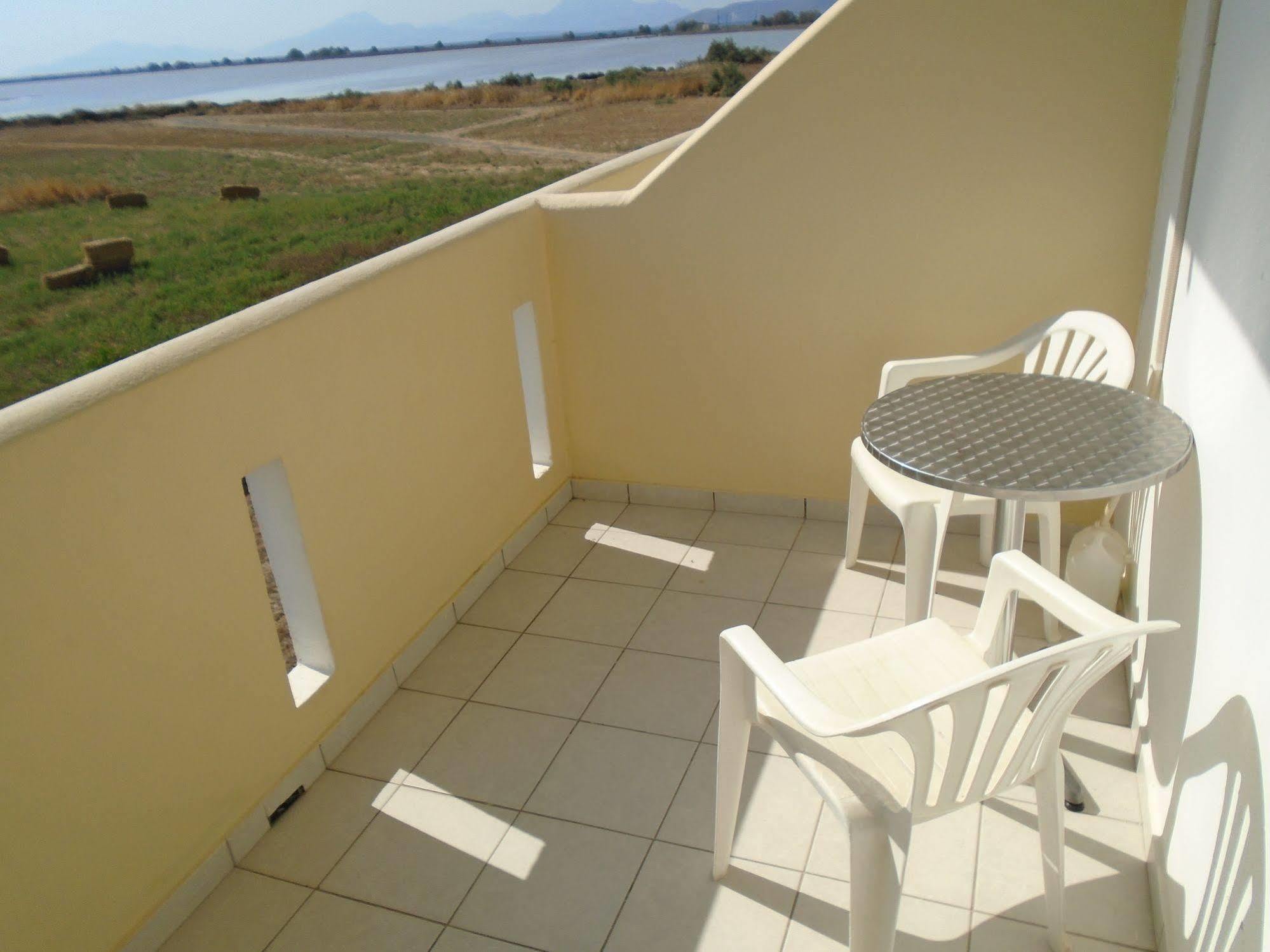 Oasis Aparthotel 3*
